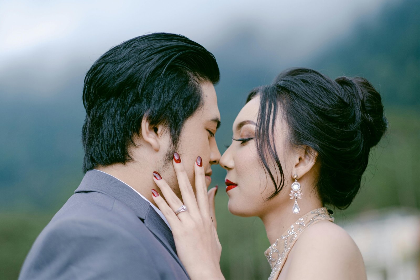 Couple gently touching foreheads, close and emotional moment, Duo Desire romantic consent.